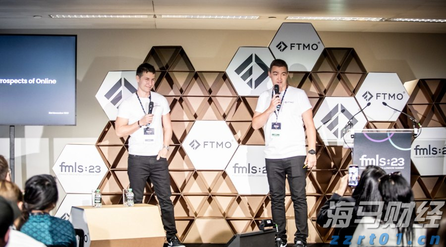 广州千人齐聚观看阅兵直播 老兵：我国军事发展日新月异