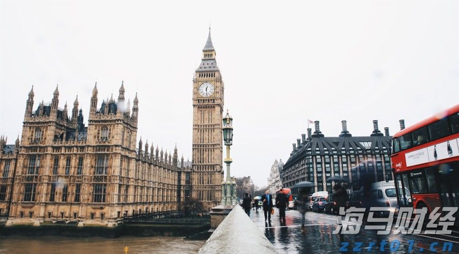 日本央行维持利率不变，但通胀预测超预期，或暗示加息可能性