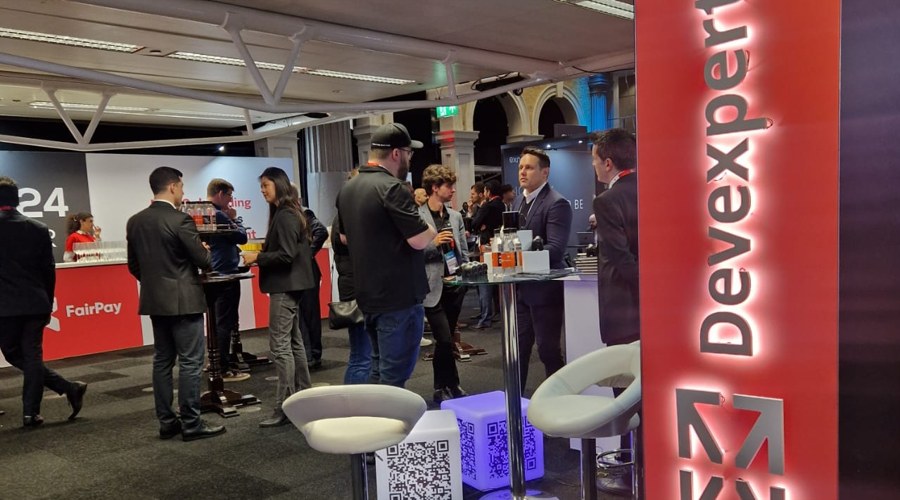 解锁新市场！梅州观赏鱼 “游” 进马来西亚